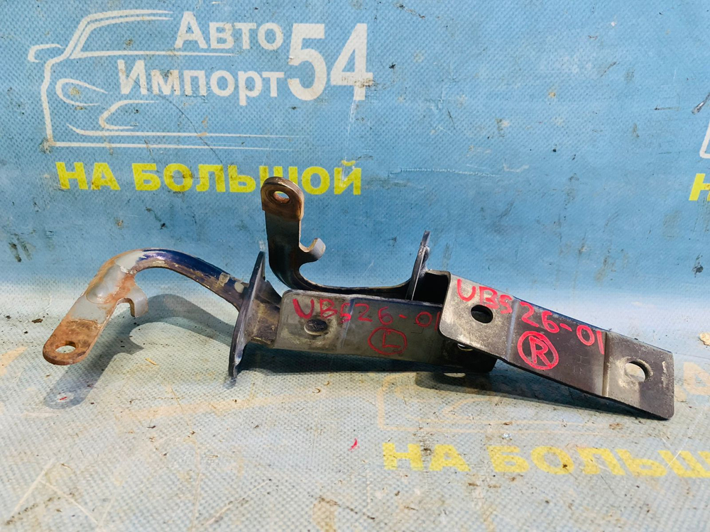 Петля капота правая ISUZU BIGHORN 1992