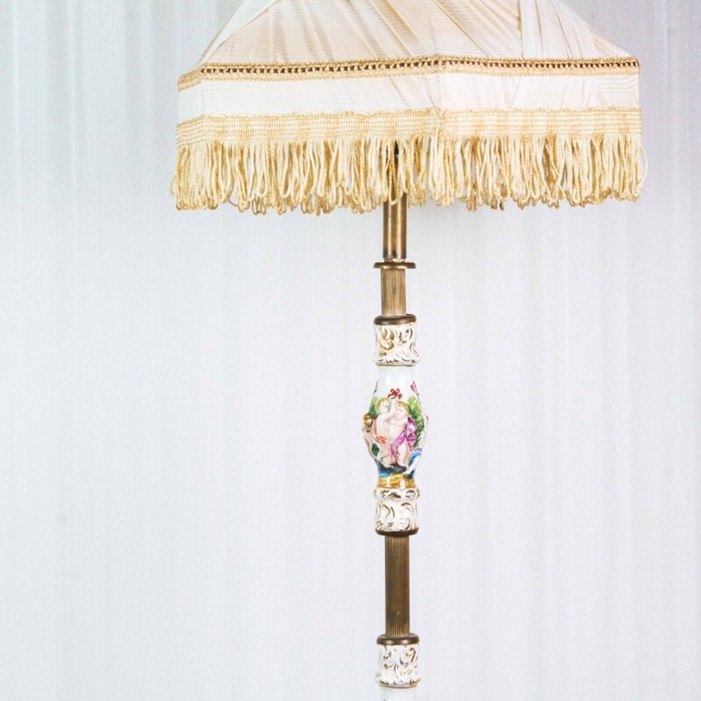 Элегантный торшер в стиле CAPODIMONTE