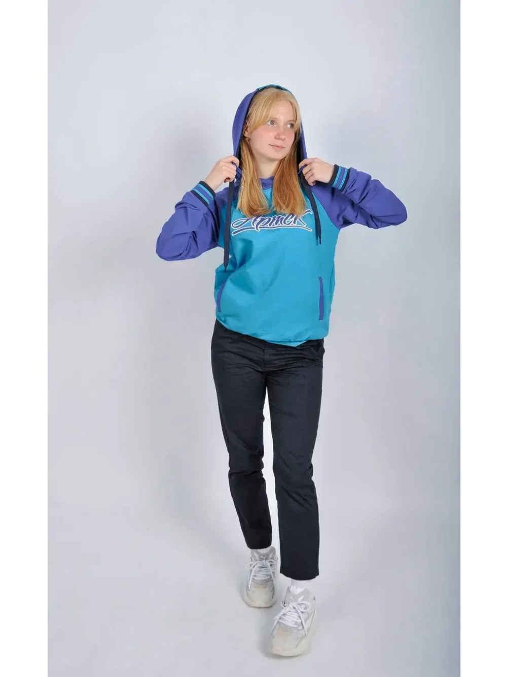 Толстовка с капюшоном