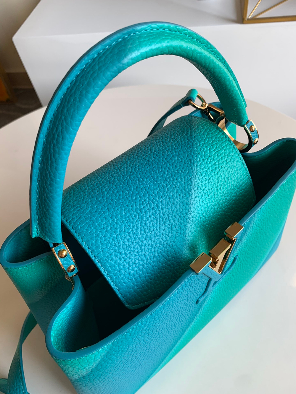 Louis Vuitton Capucines MM