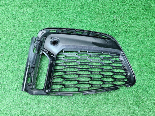 Решетка перед. бампера BMW 7er G11 (19-22) M-paket