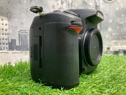 Nikon D7000 4600 кадров ( С дефектом)