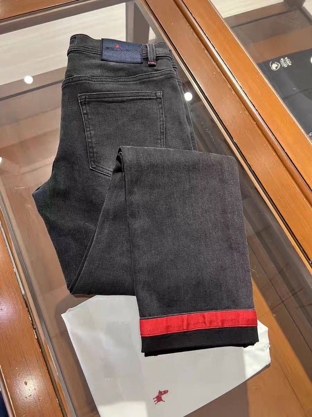Джинсы Kiton