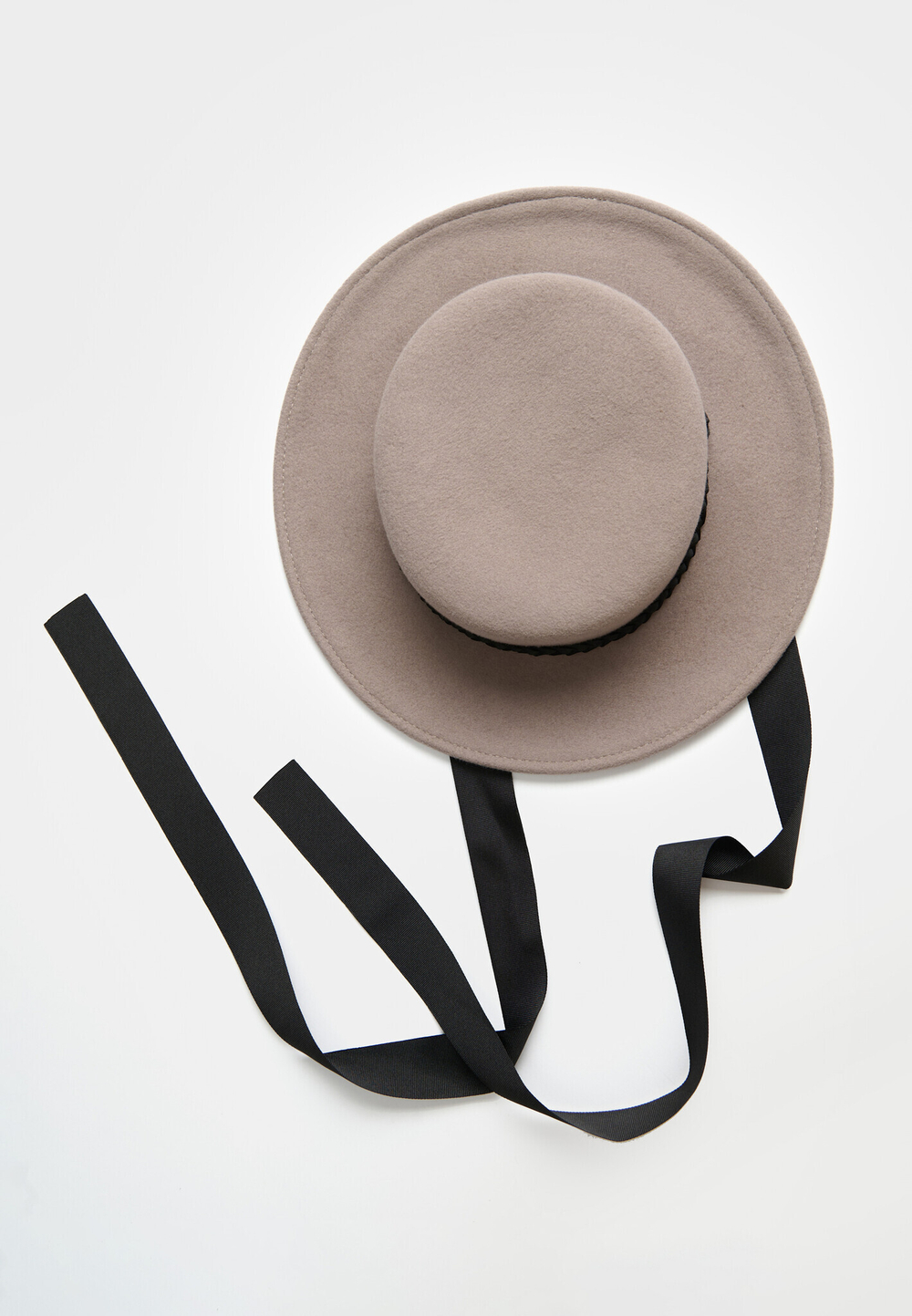 Шляпа из фетра с косынкой