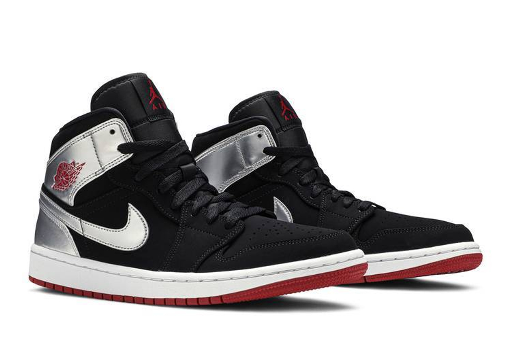 Кроссовки Jordan Air Jordan 1 Mid Takes It Back To "Johnny Kilroy"