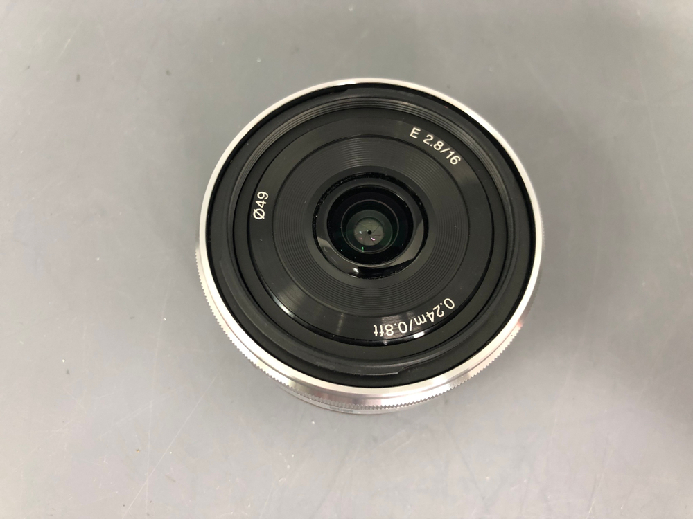 Sony 16mm 2.8 E