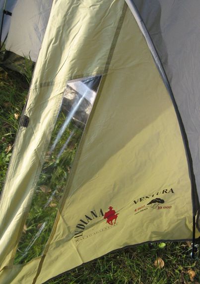 Палатка Indiana VENTURA 2, пластиковые окна в тамбуре.