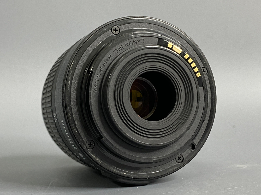 Canon 100D Kit 18-55mm 6600 кадров
