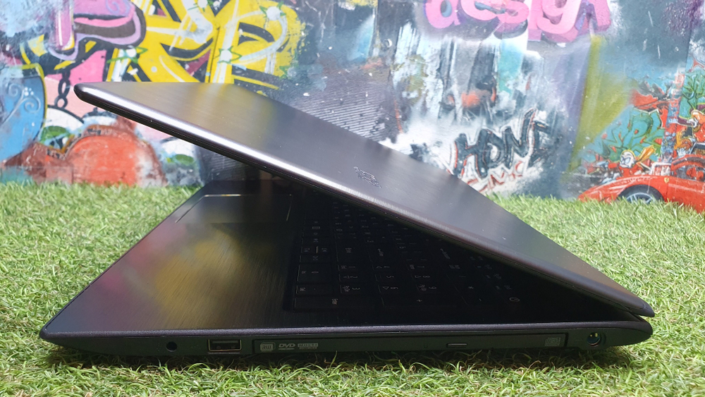 Ноутбук Acer i5-7/6Gb/FHD