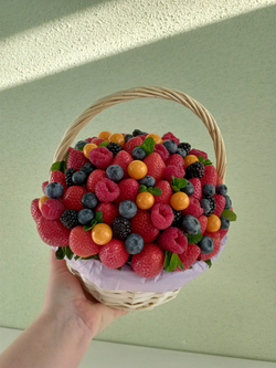 Ягодная корзина "Ягодный коктейль"
