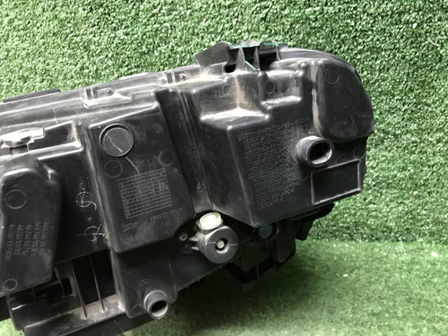 Фара правая Geely Tugella (2019-2024) LED