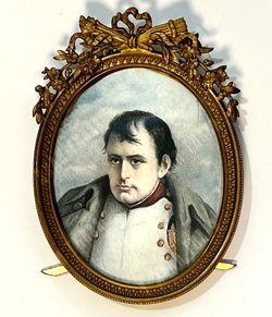 Н/х. Портрет Наполеона Бонапарта. Миниатюра на кости в раме. Кость, акварель. Франция, сер. XIX в.