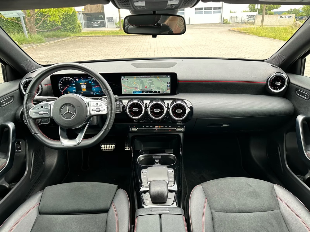 Mercedes-Benz A 35 AMG