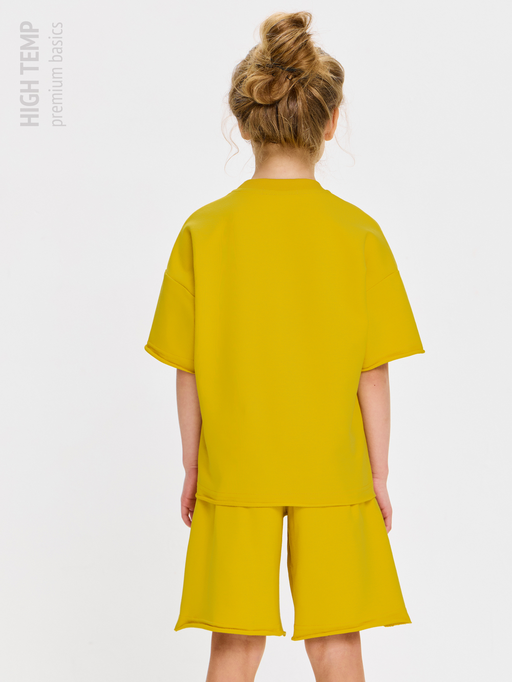 Костюм оверсайз с футболкой и шортами