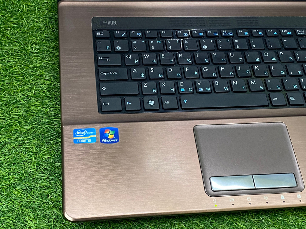 Ноутбук Asus 17.3" i3 2350M/4GB/240GB SSD/ K73E-TY295R[90n3ya544w1f23rd53ay]/Windows 10