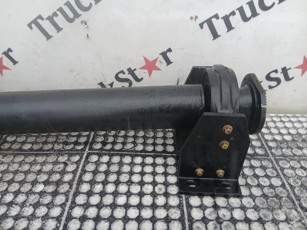 Вал карданный среднего моста 2023г.