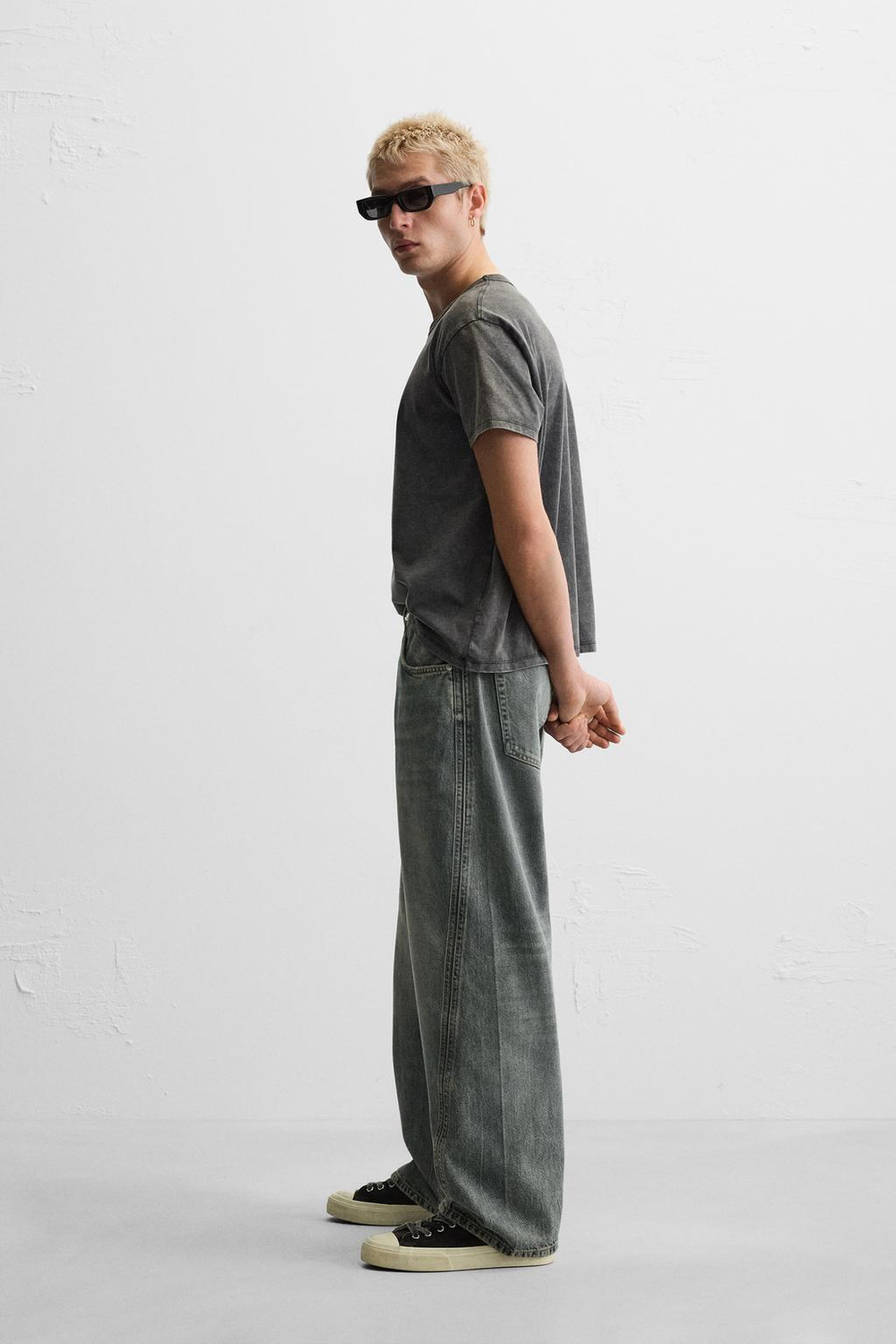 Джинсы baggy fit с декоративной строчкой