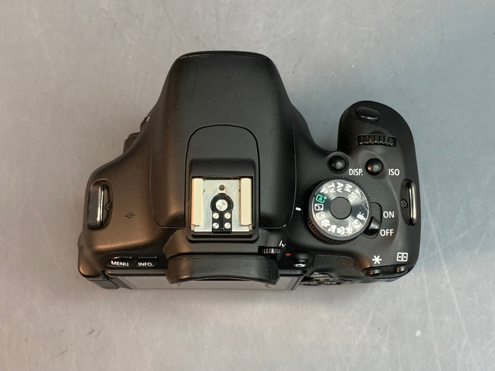 Canon 600D kit 18-55mm 3.5-5.6 IS ll 9.000 кадров