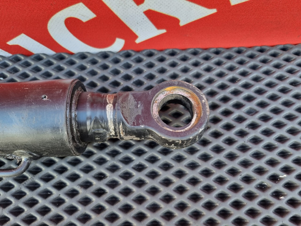 Цилиндр подъема кабины 2017 г.