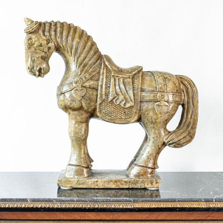 Старинная скульптура «Конь»