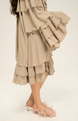 Платье с густыми рюшами