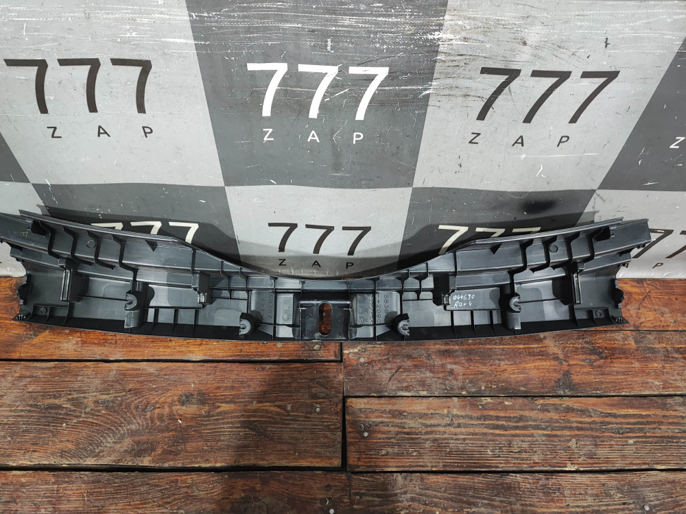 Кожух замка багажника Toyota RAV4 V (XA50) 18-нв Б/У Оригинал 5838742090C0