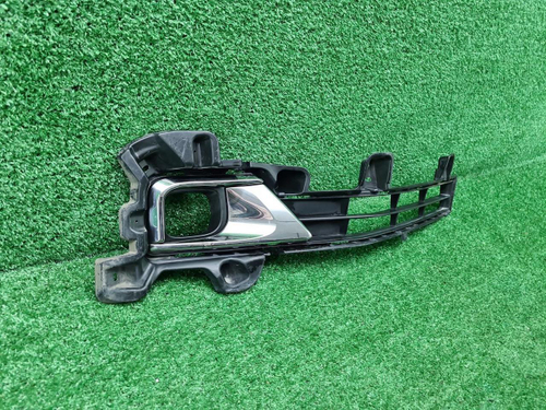 Накладка ПТФ правая Toyota Land Cruiser 200 15-21