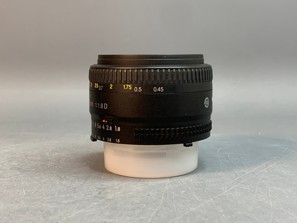Nikon 50mm f/1.8D AF Nikkor