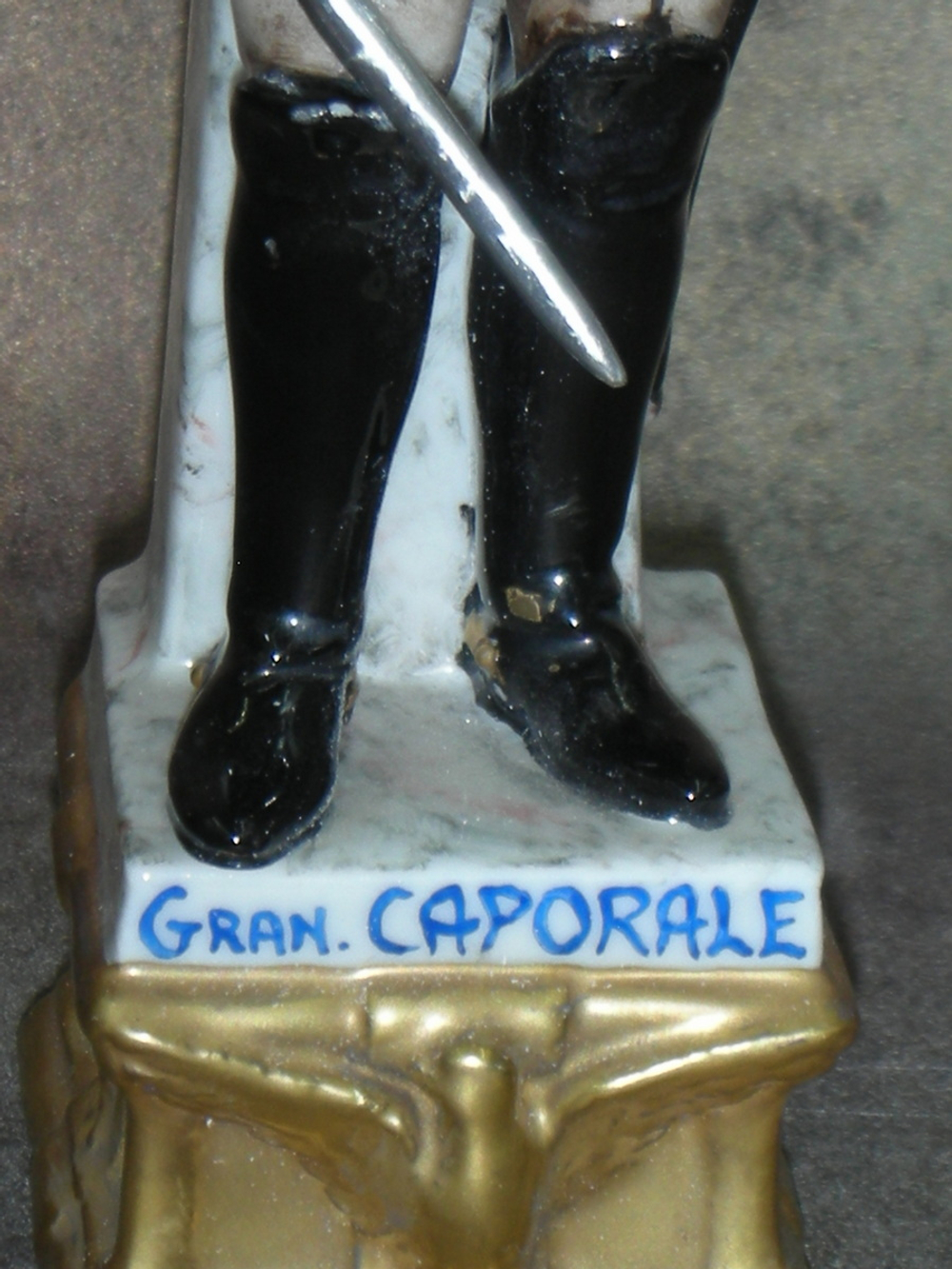 Статуэтка. Фарфор. Солдат. Капрал. Capodimonte. Италия