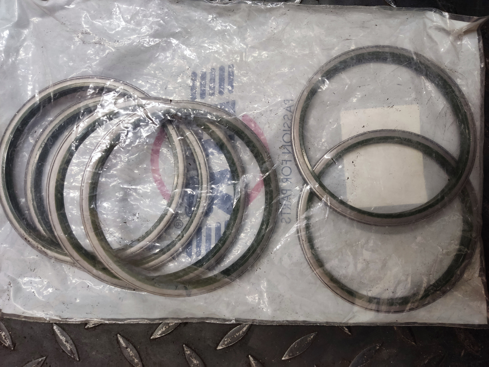 Сальник 208-70-12231