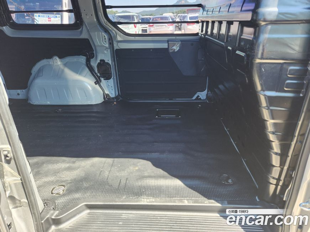 Hyundai Staria Cargo 3-х местный (07.2021)