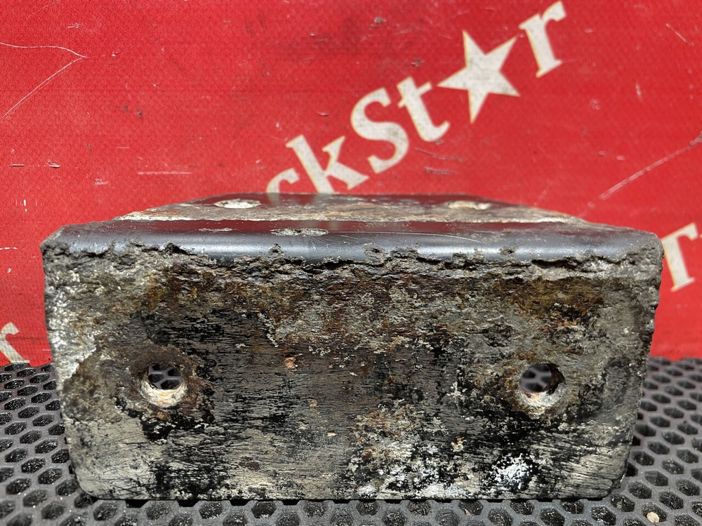 Кронштейн подушки передней заднего моста