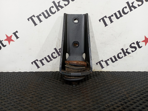 Кронштейн амортизатора переднего