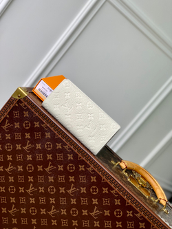 Louis Vuitton Brazza Wallet