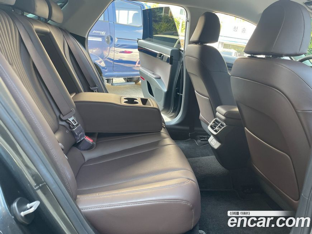 Hyundai Grandeur (Azera) (GN7) 2.5 Бензин 2WD (01.2024)