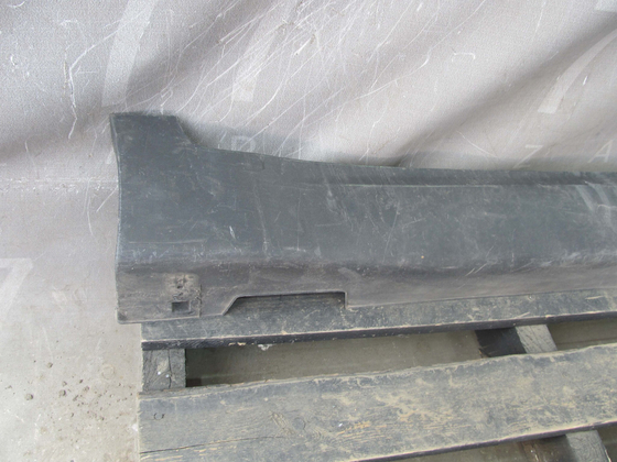 Накладка порога правая Kia Sportage 4 (QL)  Б/У Оригинал 87754F1100