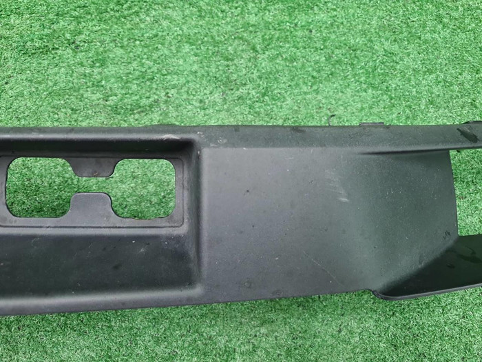 Накладка переднего бампера Chevrolet Tahoe 4 14-21