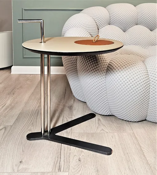 Приставной столик с ручкой 4476, бежевя экокожа