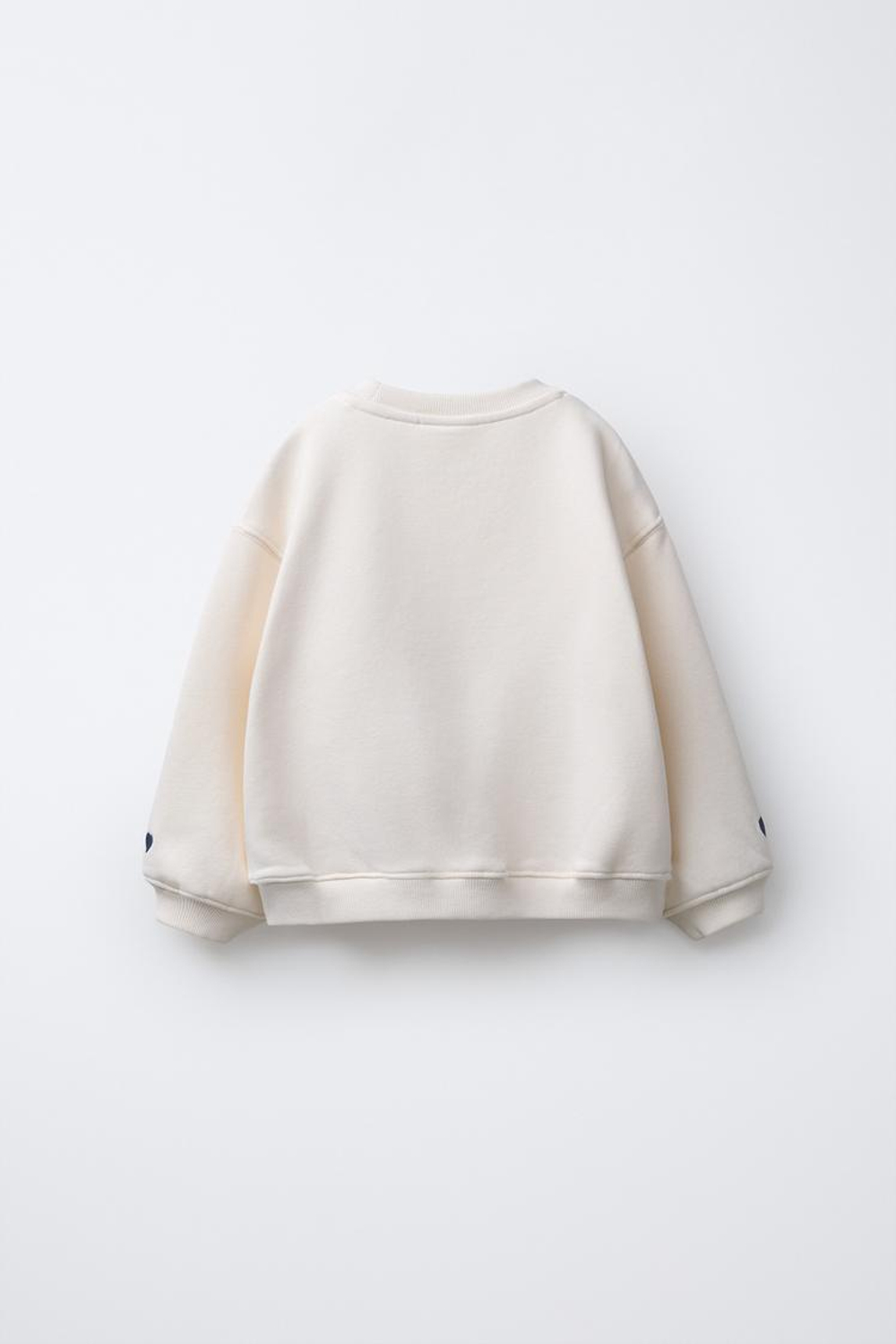 ZARA ТОЛСТОВКА С ВЫШИВКОЙ «КАПИБАРА И СЕРДЦЕ», ЭКРЮ