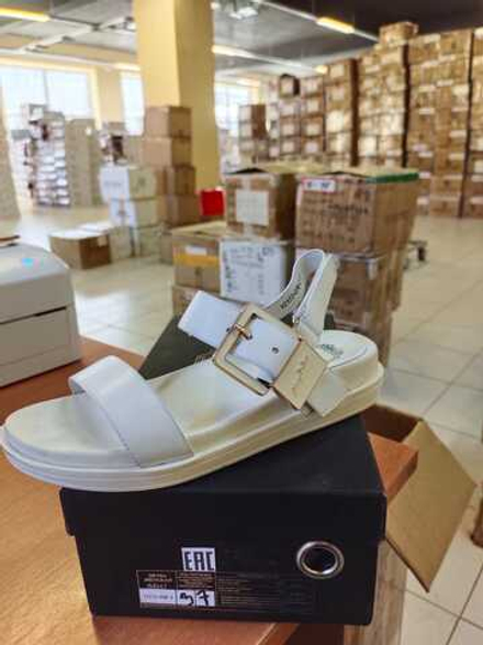 Босоножки женские MAXI V2172-05M-2\375