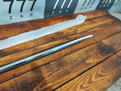 Молдинг стекла переднего правого Camry XV70 Новый Оригинал 7571033170