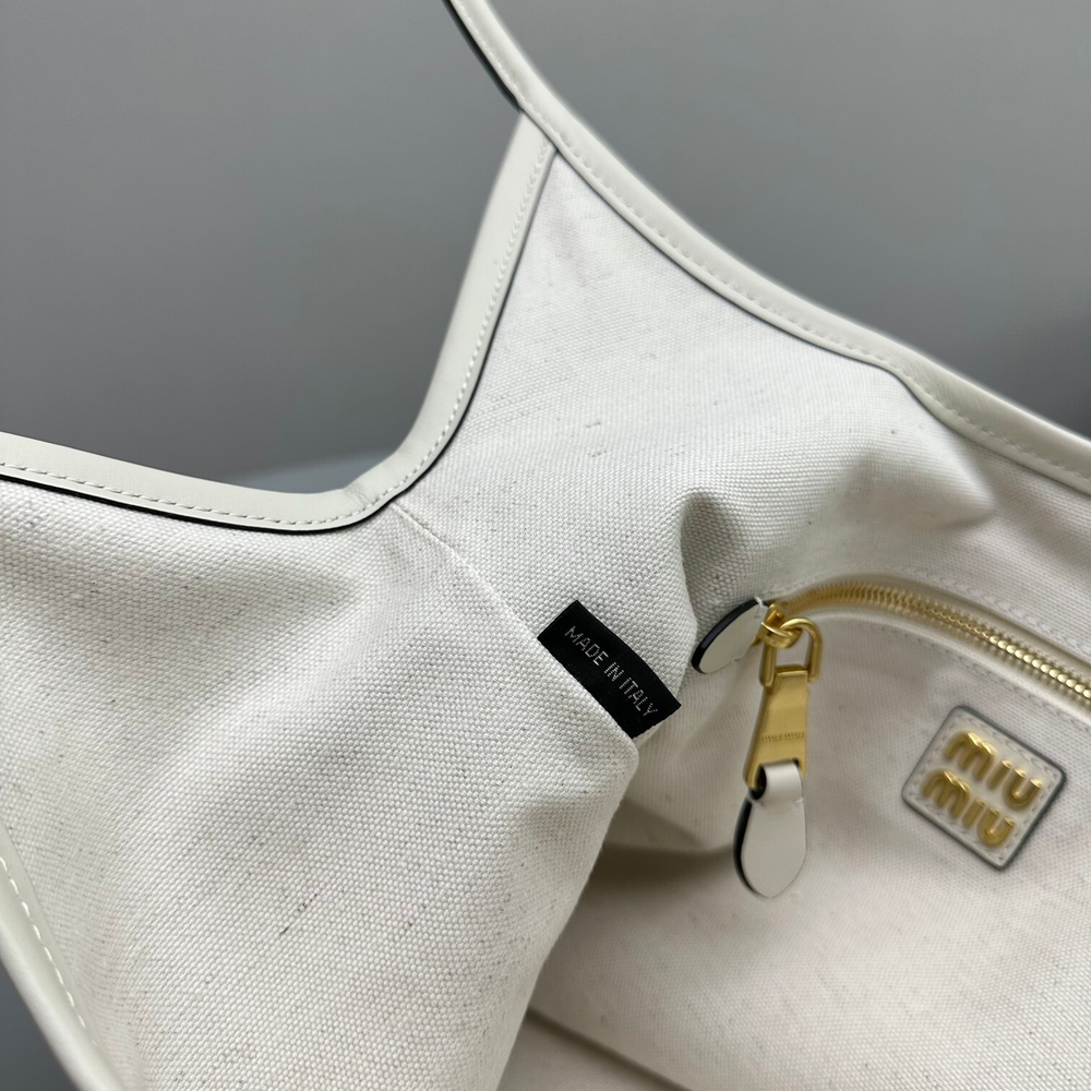 Miu Miu Ivy Bag 40 cm