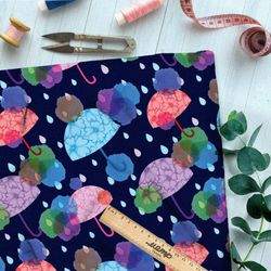 Ткань оксфорд 600 разноцветные зонтики на тёмно-синем фоне