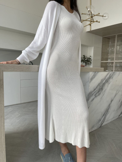 Платье MOREON с закрытым декольте, айвори