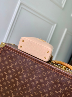 Louis Vuitton Capucines Mini