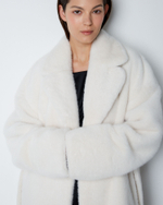 Шуба из искусственного меха норки молочный