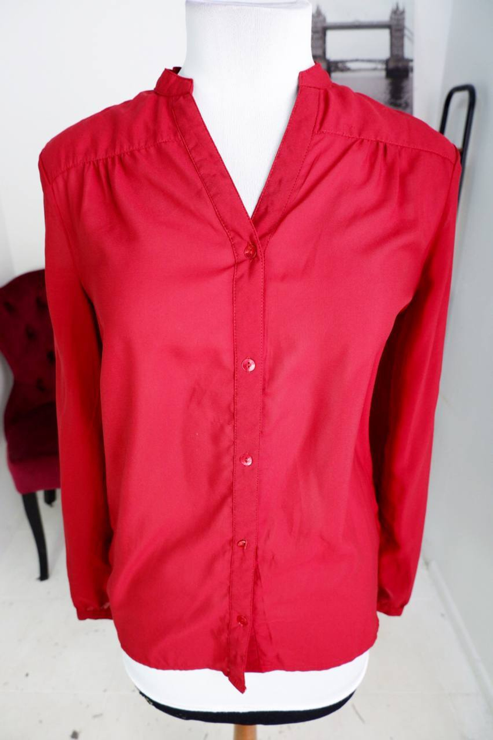 Блузка Incity для яркого акцента, визуально на 46 размер