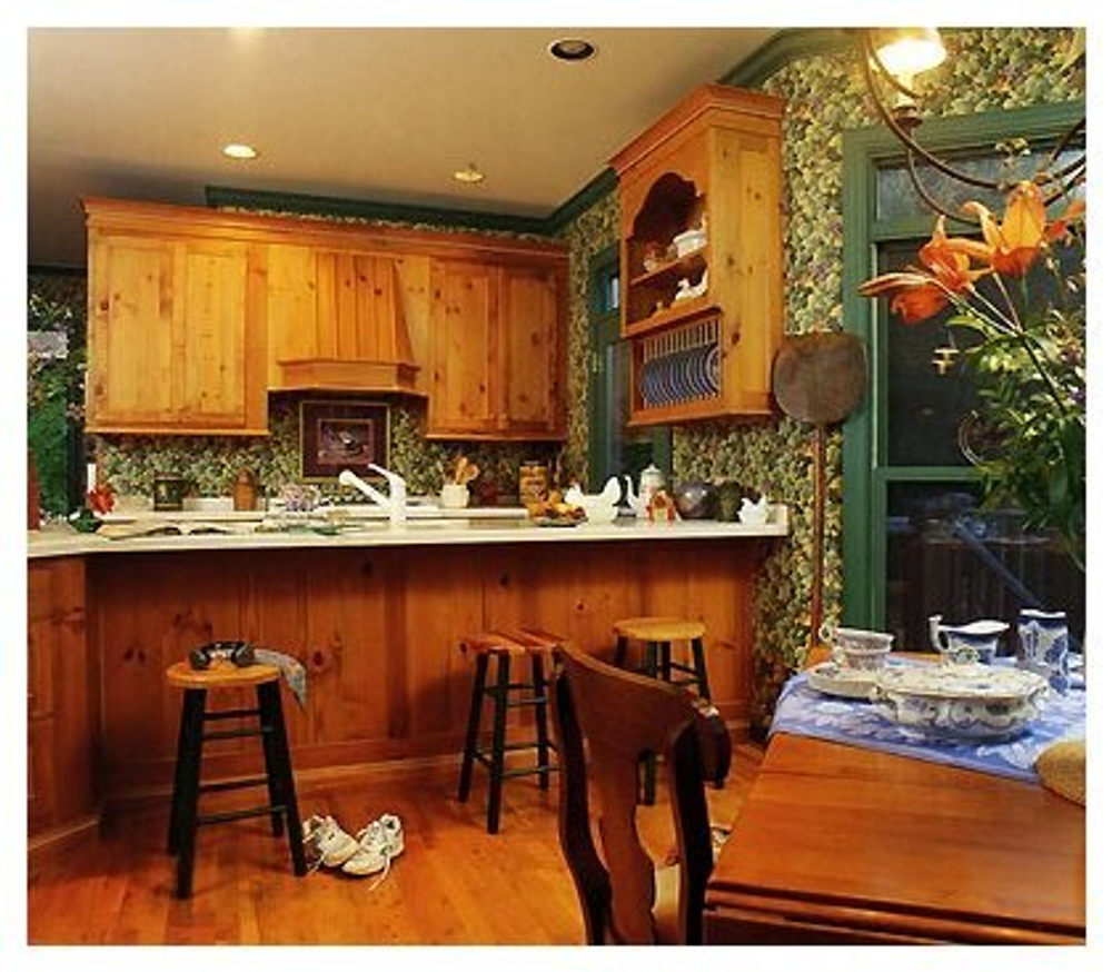 Кухня и ванная в деревянном доме