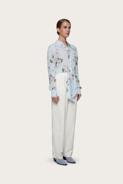 Блуза из голубой вискозы с авторским принтом и люрексной нитью