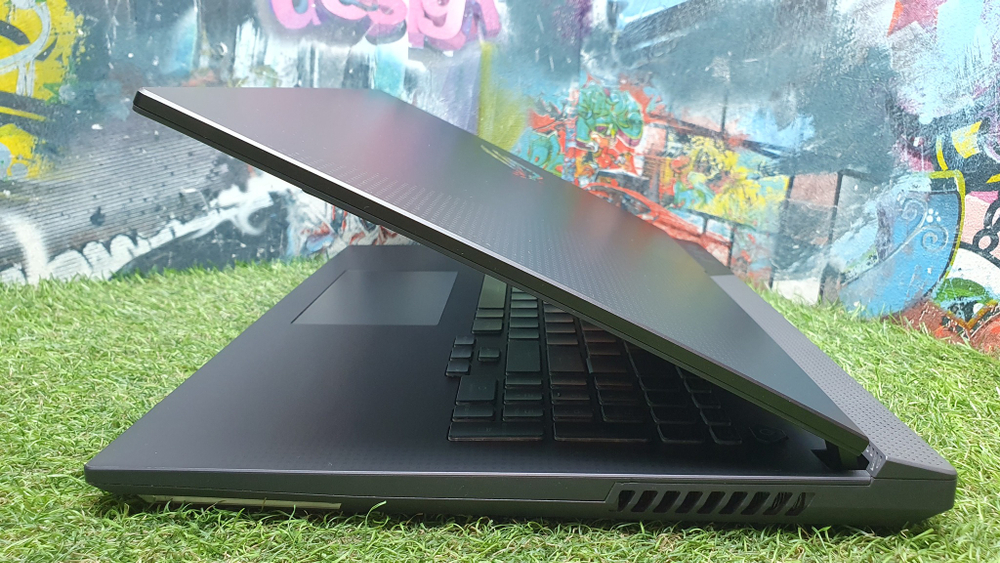 Игровой Asus Ryzen 7/16Gb/RTX 3060 6Gb/144Hz/ ROG Strix G17 G713QM G713QM-HX038/Windows 10